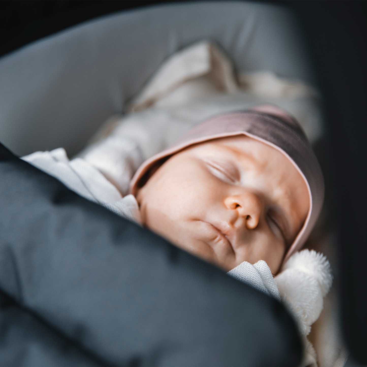 bassinet black