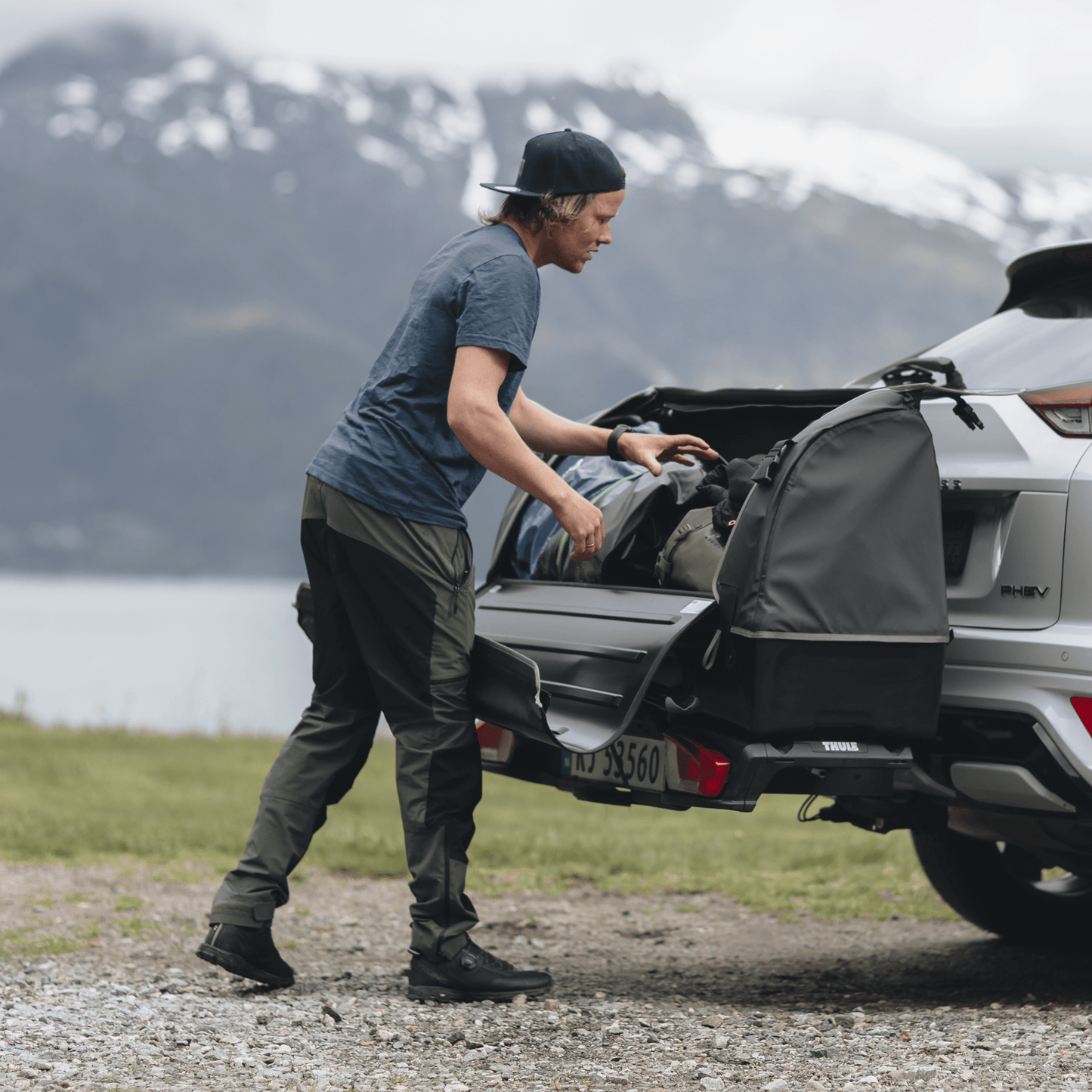 foldable towbar carrier cargo black