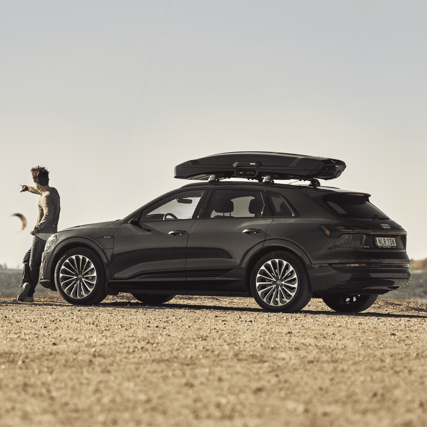 roof box black metallic